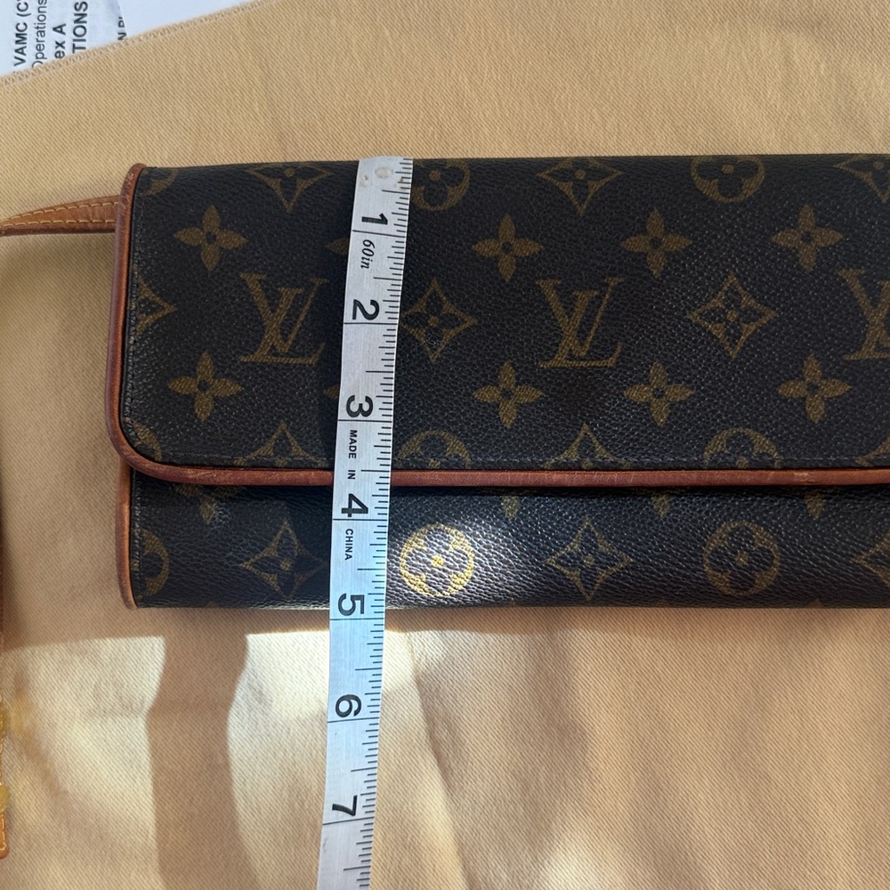 Louis Vuitton Dark Brown Monogram crossbody preloved - Picture 14 of 16